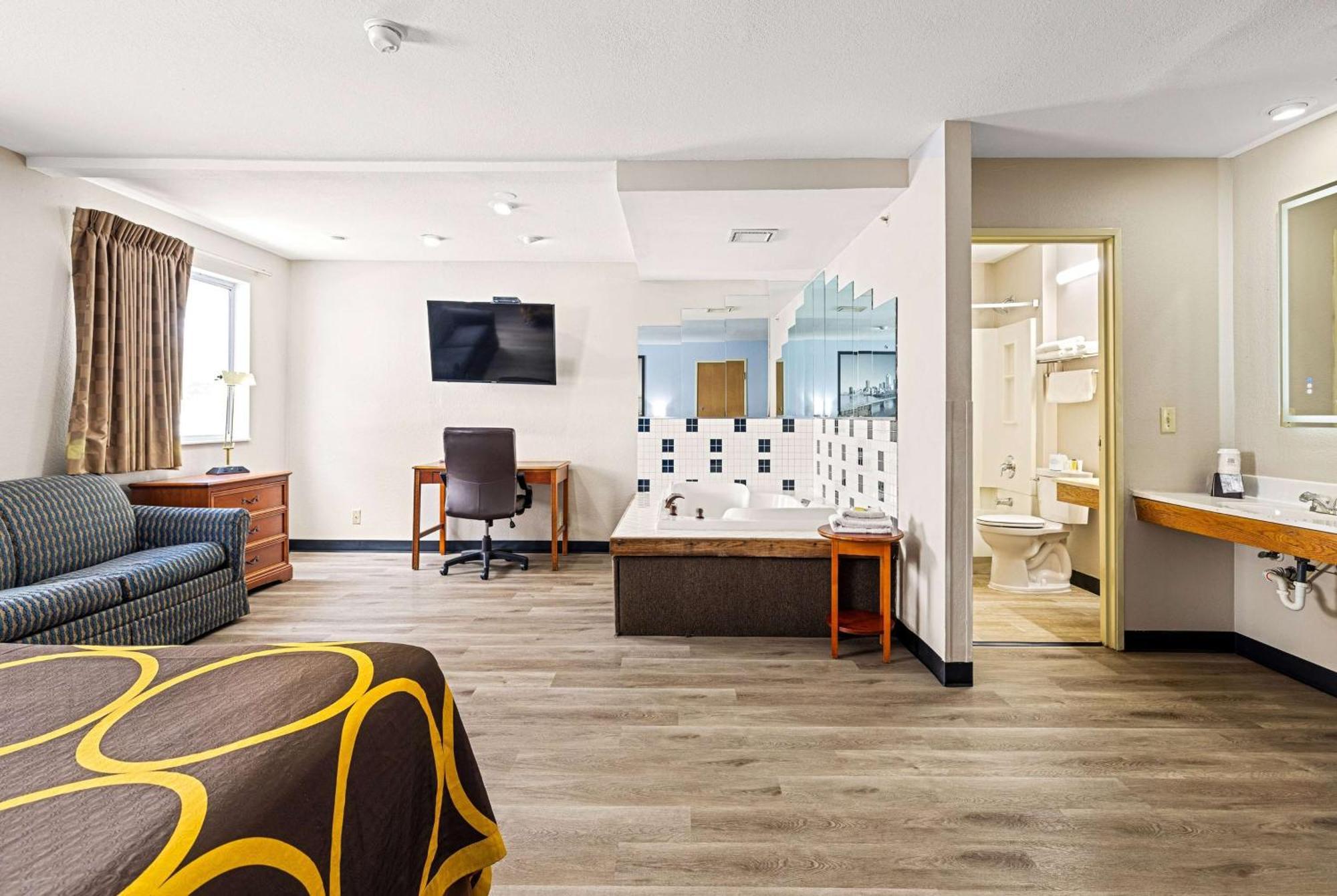 Super 8 By Wyndham Pittsburgh/Monroeville Exterior foto