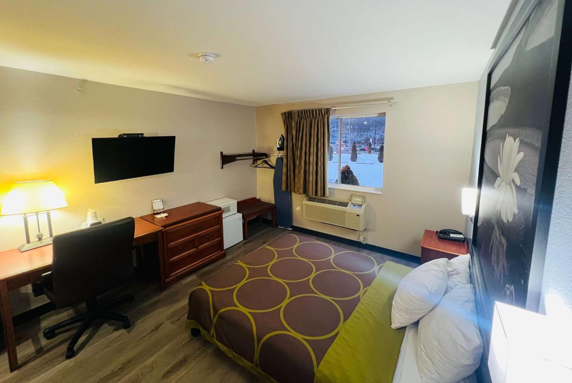 Super 8 By Wyndham Pittsburgh/Monroeville Exterior foto