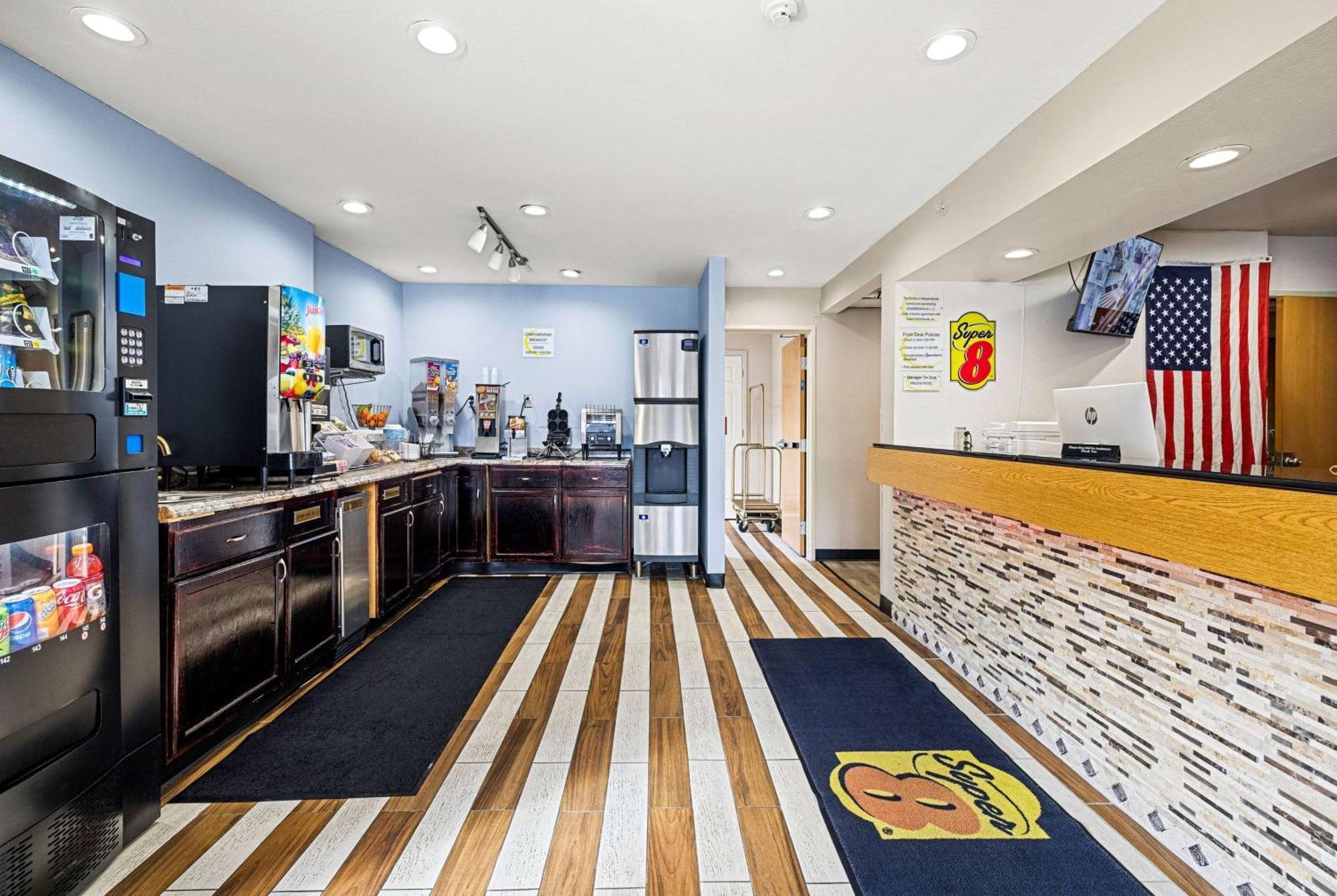 Super 8 By Wyndham Pittsburgh/Monroeville Exterior foto
